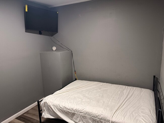 3126 Martha St, Unit Rooms for Rent