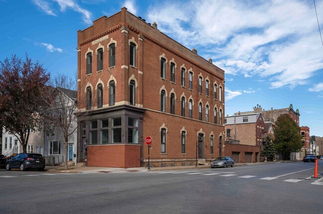 1400 W Chestnut St in Chicago, IL - Building Photo - Building Photo
