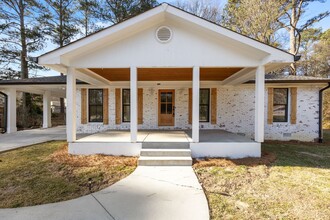 2904 Powder Springs Rd in Powder Springs, GA - Building Photo - Building Photo