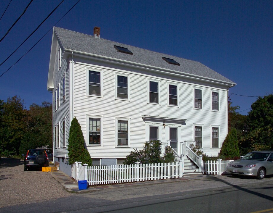 216 Bradford St in Provincetown, MA - Building Photo