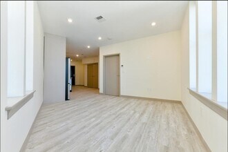 400 Dorchester St, Unit Unit 307 in Boston, MA - Foto de edificio - Building Photo