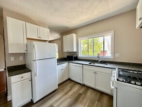 43 Curtis St, Unit 2 in Somerville, MA - Building Photo - Building Photo