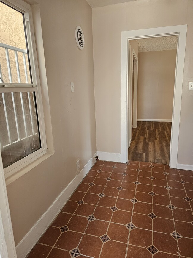 527 1/2 W 19th St in San Pedro, CA - Foto de edificio - Building Photo