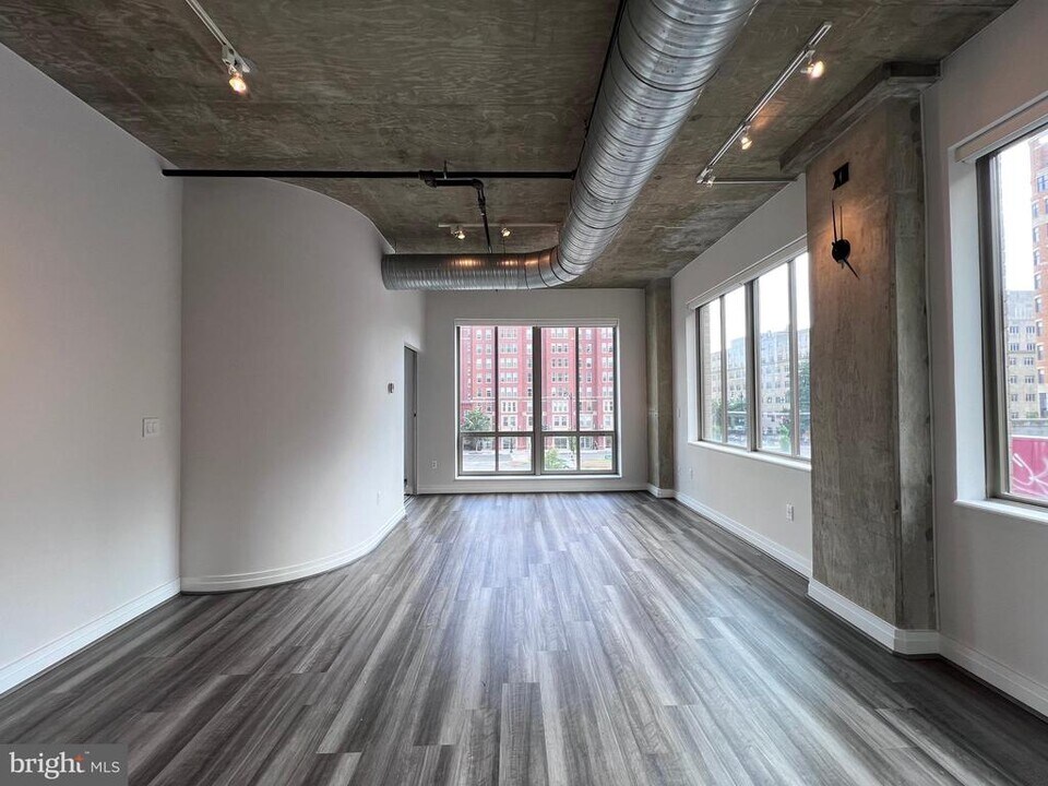 301 Massachusetts Ave NW in Washington, DC - Building Photo