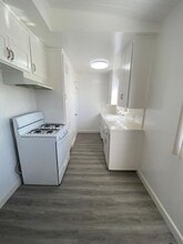 11877 Grevillea Avenue, in Hawthorne, CA - Building Photo - Interior Photo