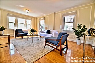 1454 Beacon St, Unit 342 in Brookline, MA - Foto de edificio - Building Photo