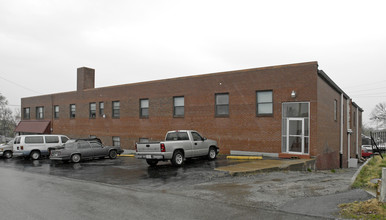 8816-8822 Gravois Rd in Affton, MO - Building Photo - Building Photo