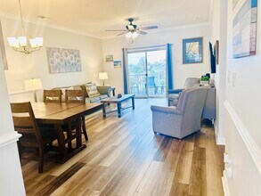 505 Wickham Dr in Myrtle Beach, SC - Foto de edificio - Building Photo