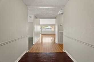 15911 Mill Point Dr in Houston, TX - Building Photo - Building Photo