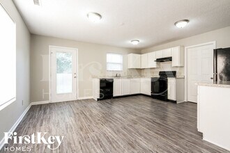 10734 Pavilion Dr in Indianapolis, IN - Building Photo - Building Photo