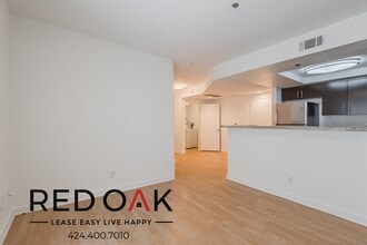 939 Palm Ave in West Hollywood, CA - Building Photo - Building Photo