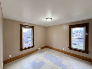 610 Fairview Ave in New Castle, PA - Building Photo - Building Photo