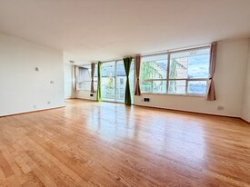 2012 Thorndyke Ave W, Unit 3 in Seattle, WA - Building Photo