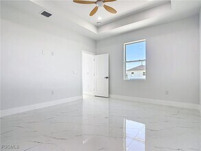 5002 Bygone St in Lehigh Acres, FL - Foto de edificio - Building Photo