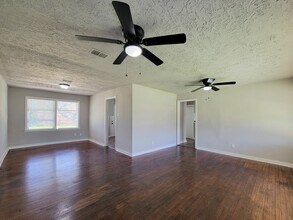 5815 Southseas St in Houston, TX - Building Photo - Building Photo