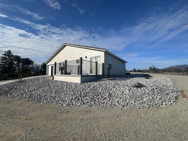 property at 11303 Quartz Hill Rd