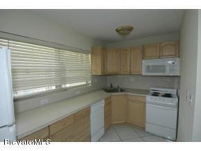 221 Madison Ave in Cape Canaveral, FL - Building Photo - Building Photo