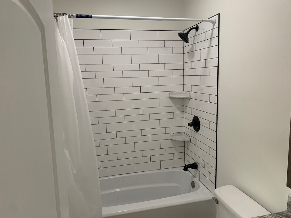 405 W Chester Pike in Ridley Park, PA - Building Photo