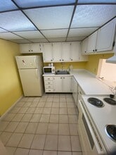 480 Executive Center Dr in West Palm Beach, FL - Building Photo - Building Photo