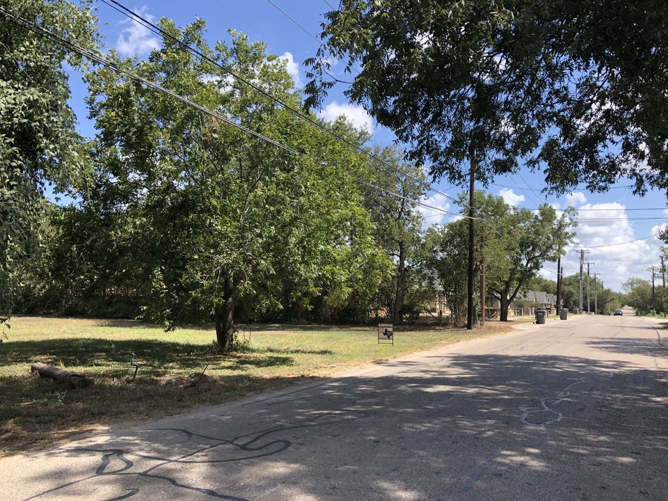 Little Aspen in Waco, TX - Building Photo