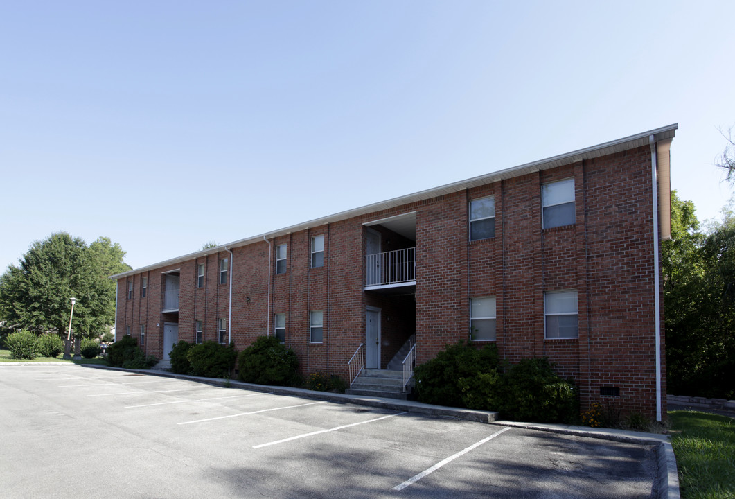 Oak Ridge Suites in Oak Ridge, TN - Building Photo