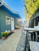 1363 Los Arboles Ave in Sunnyvale, CA - Building Photo