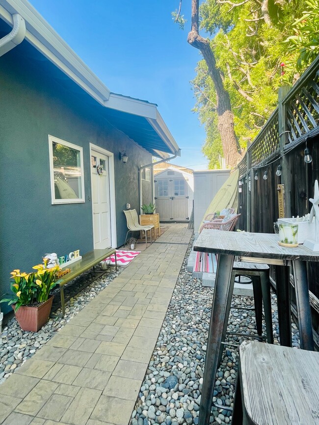 property at 1363 Los Arboles Ave