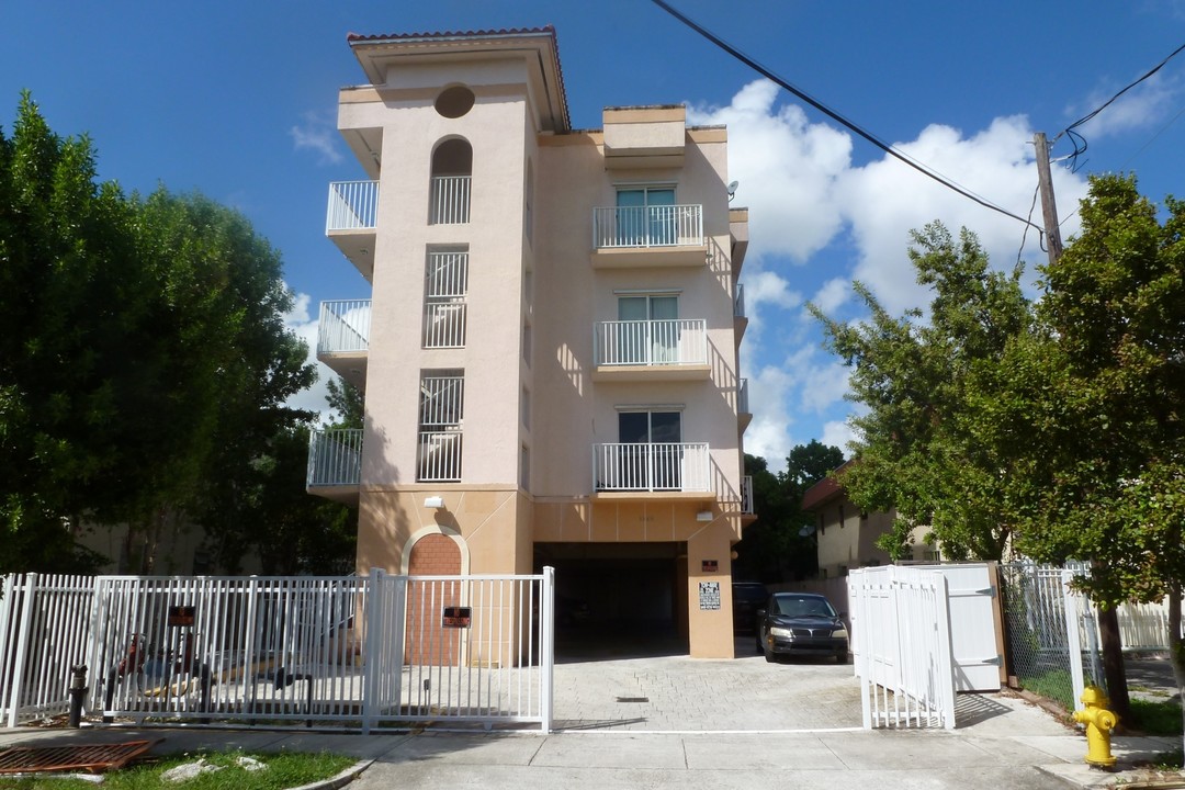 1349 SW 3rd St in Miami, FL - Building Photo