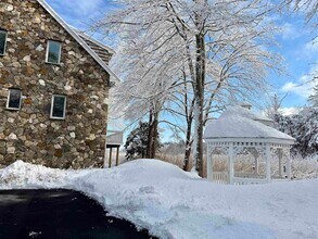 51 Depot Rd in Hampton Falls, NH - Building Photo - Building Photo