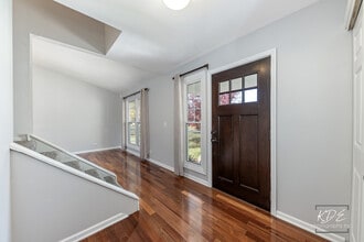 350 Pearson Cir in Naperville, IL - Building Photo - Building Photo