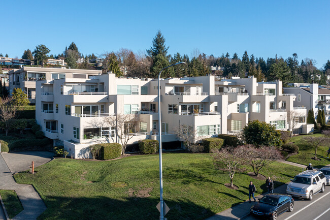 Westwind in Kirkland, WA - Building Photo - Building Photo