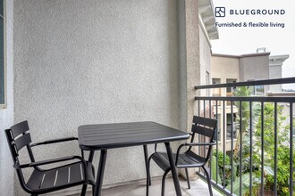 5550 Grosvenor Blvd, Unit FL3-ID1069 in Los Angeles, CA - Building Photo - Building Photo