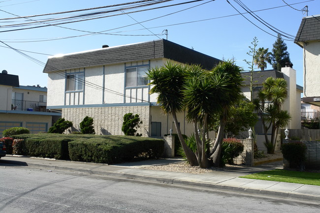 1430 Oxford St in Redwood City, CA - Building Photo - Building Photo