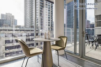 8 E Huron St in Chicago, IL - Building Photo - Building Photo