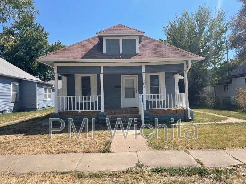 206 N Ash St in Wichita, KS - Building Photo