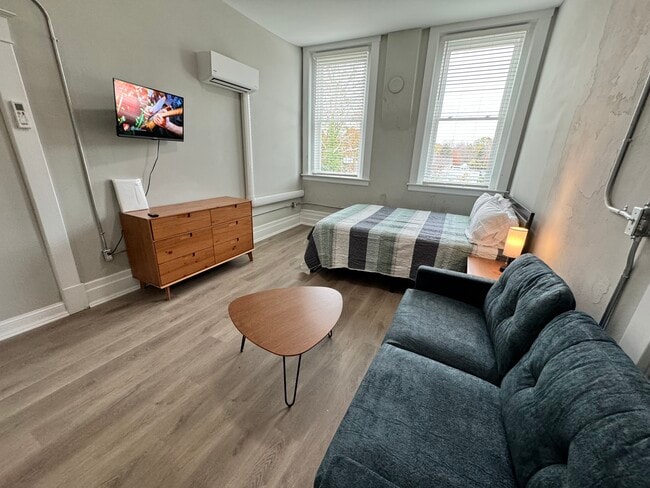 218 The Blvd, Unit Bankers loft