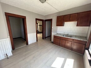 1210 E 84th St in Cleveland, OH - Building Photo - Building Photo