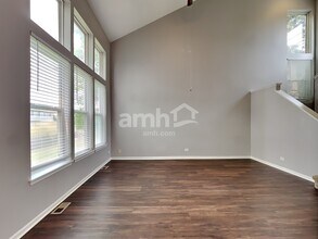 9921 Bedford Dr in Huntley, IL - Building Photo - Building Photo