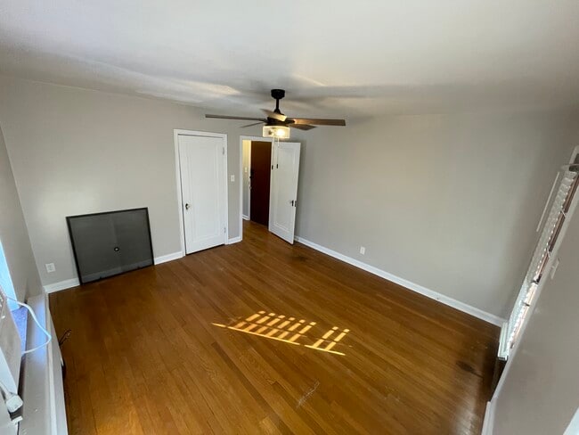 6623 Ravenal Ct, Unit #4 in Cincinnati, OH - Foto de edificio - Building Photo