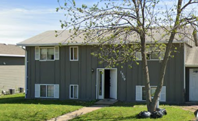 property at 1509 E Bennett St
