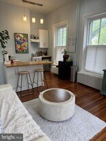 10 South St in Easton, MD - Building Photo