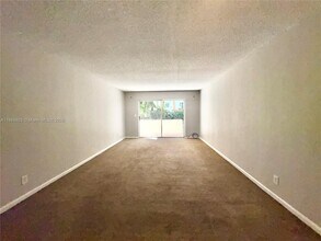 1200 Tallwood Ave in Hollywood, FL - Building Photo - Building Photo