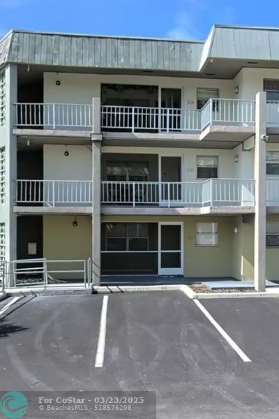 300 Layne Blvd in Hallandale Beach, FL - Building Photo