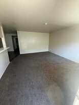 13606 Cerise Ave, Unit 7A in Hawthorne, CA - Building Photo