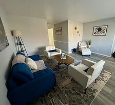 1751 Parknoll Ln in Port Washington, WI - Building Photo