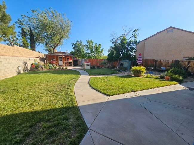 37212 Little Sycamore St in Palmdale, CA - Building Photo - Building Photo