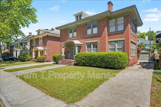 216 E 48th St in Savannah, GA - Building Photo - Building Photo