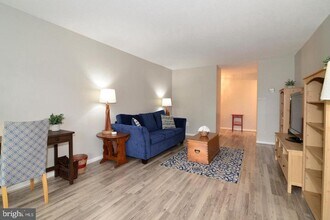 9735 Kings Crown Ct in Fairfax, VA - Building Photo - Building Photo