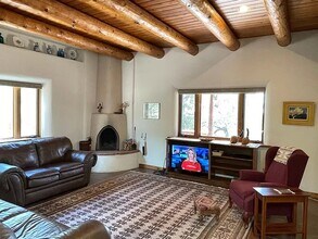 34 Grey Fox Rd in Santa Fe, NM - Building Photo - Building Photo
