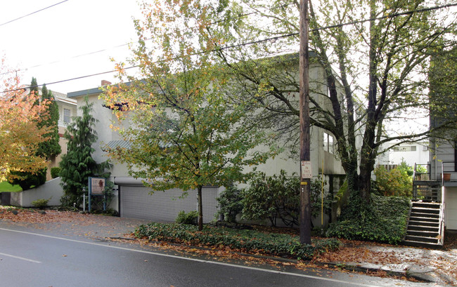 Rose City Court Apartments in Portland, OR - Building Photo - Building Photo